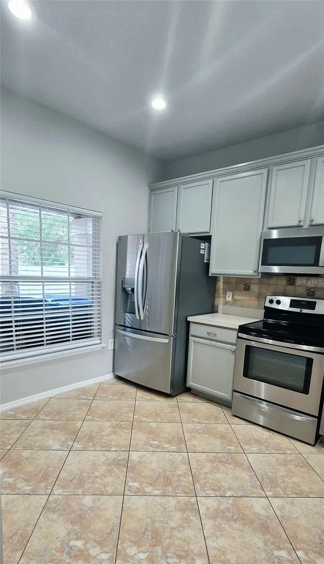Photo 3 of 1729 MANDAVILLA Drive