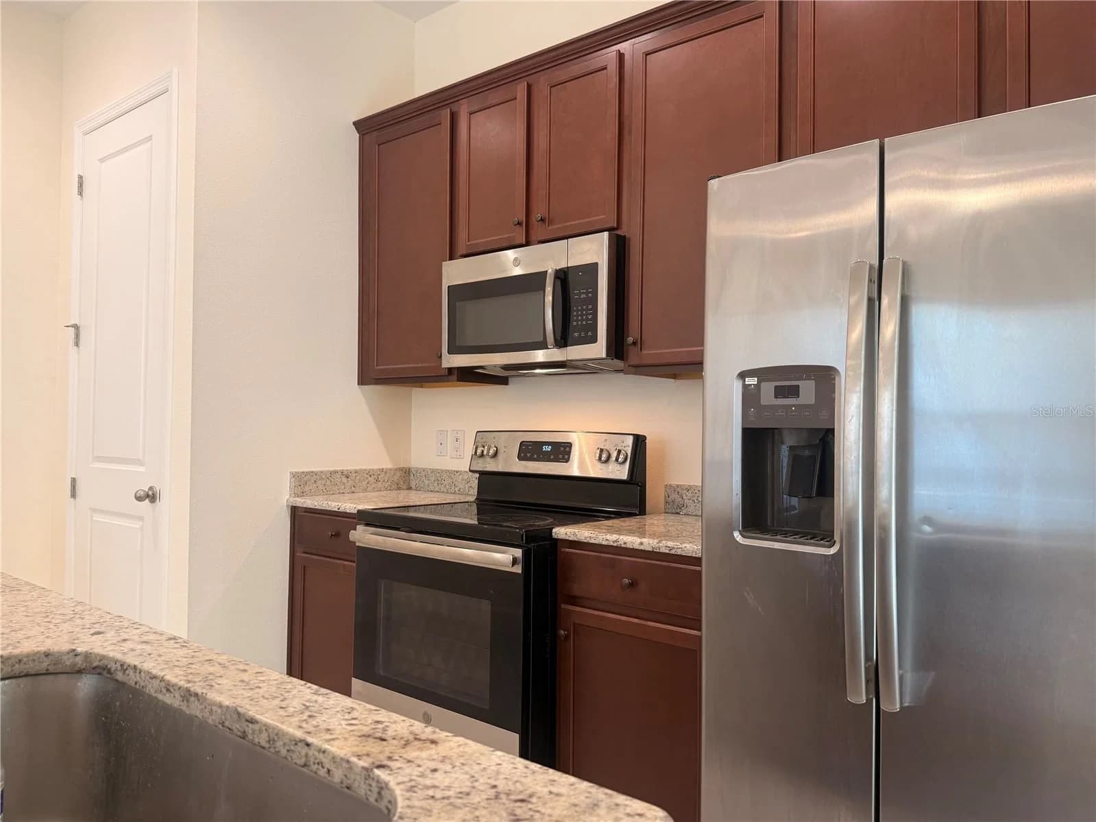 Photo 5 of 12949 DOISY Street