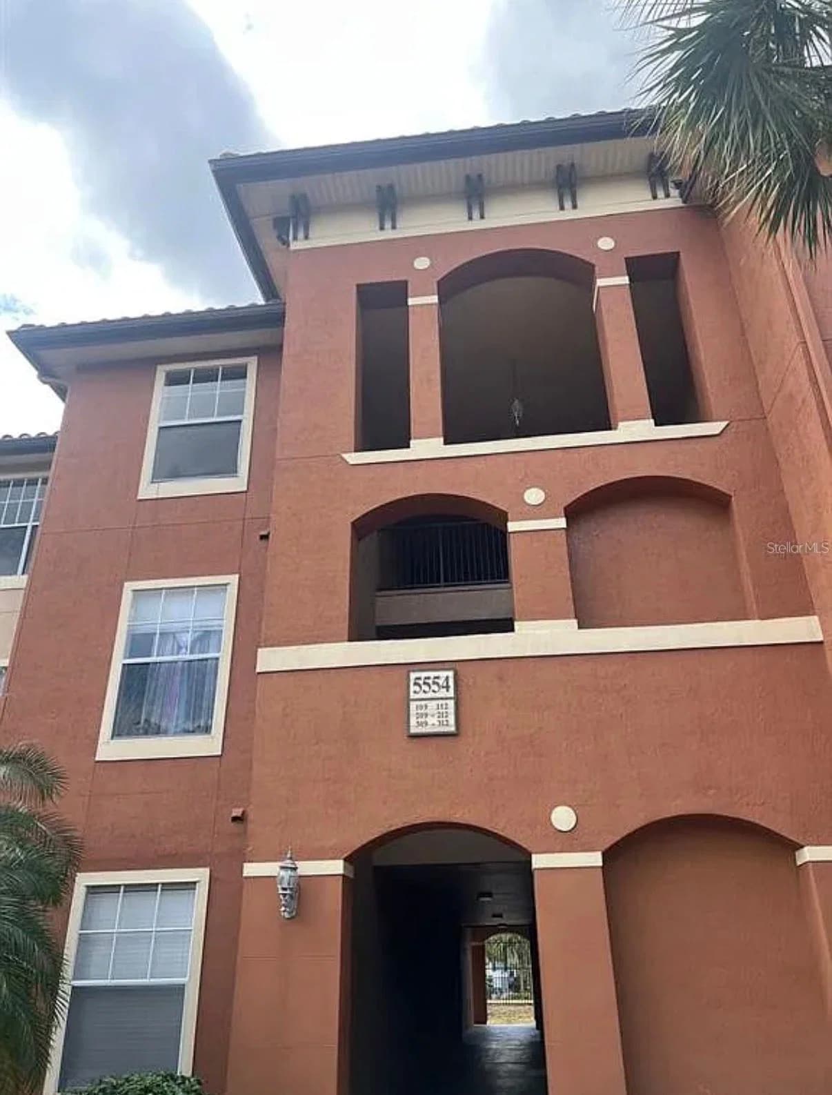 5554 METROWEST Boulevard #4-310