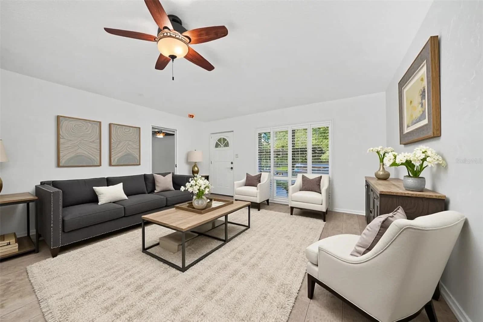Photo 4 of 624 FITZWALTER Drive