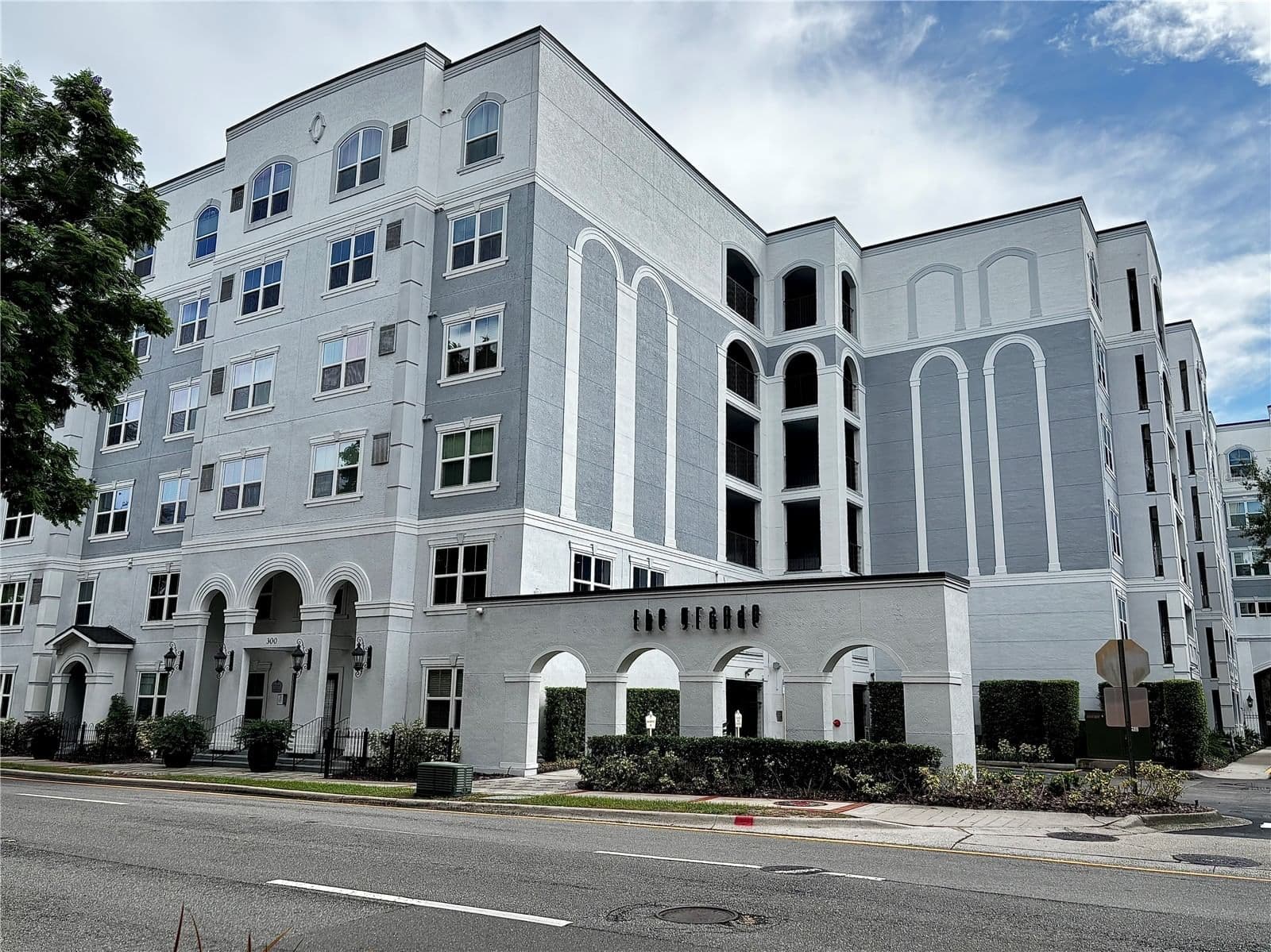 304 SOUTH Street #2019