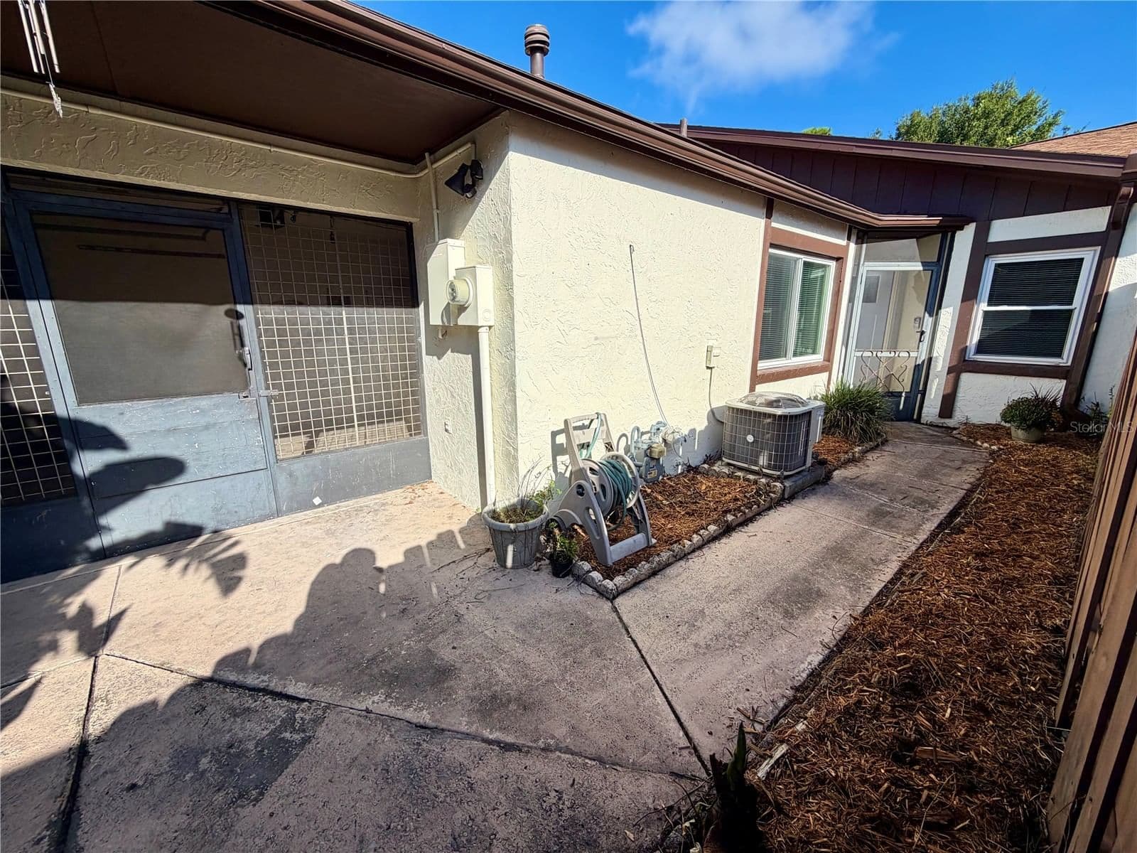 Photo 4 of 10023 BRIGHTFIELD Court