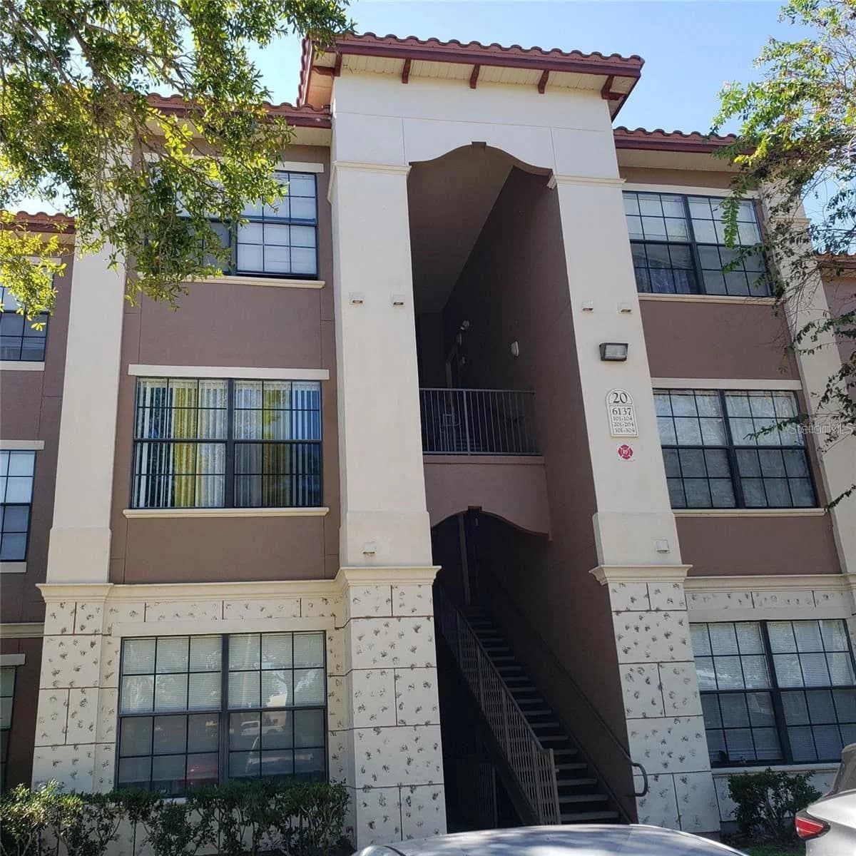 6137 METROWEST Boulevard #102