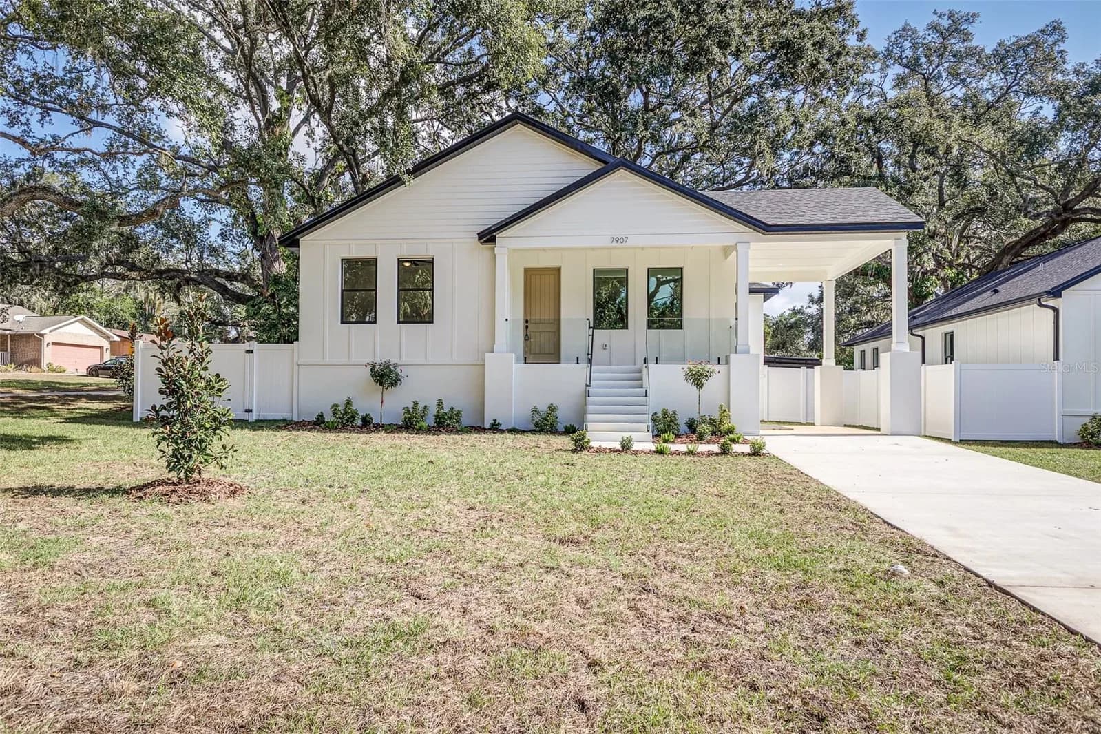 Photo 4 of 7907 GREENWOOD Avenue