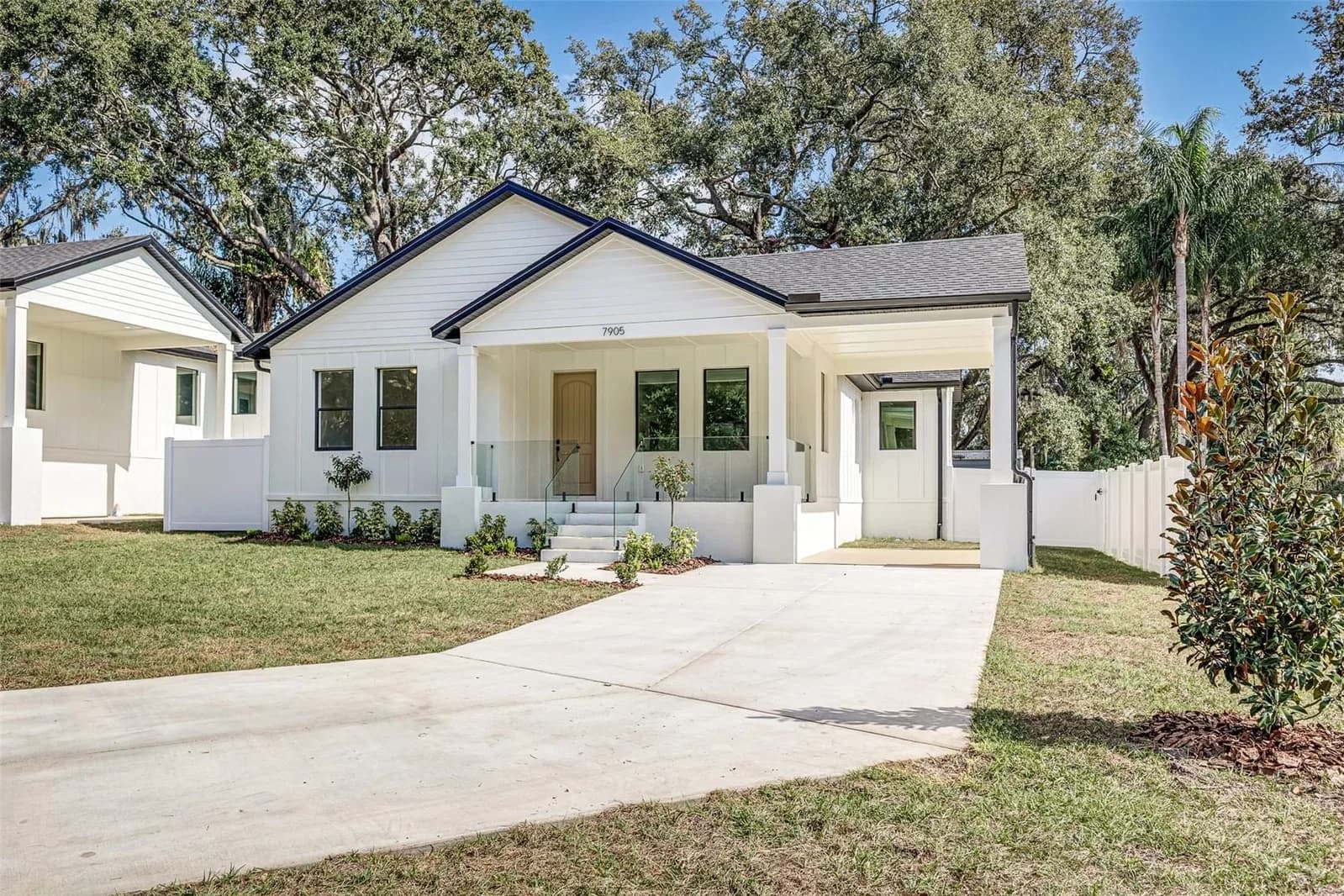 Photo 4 of 7905 GREENWOOD Avenue