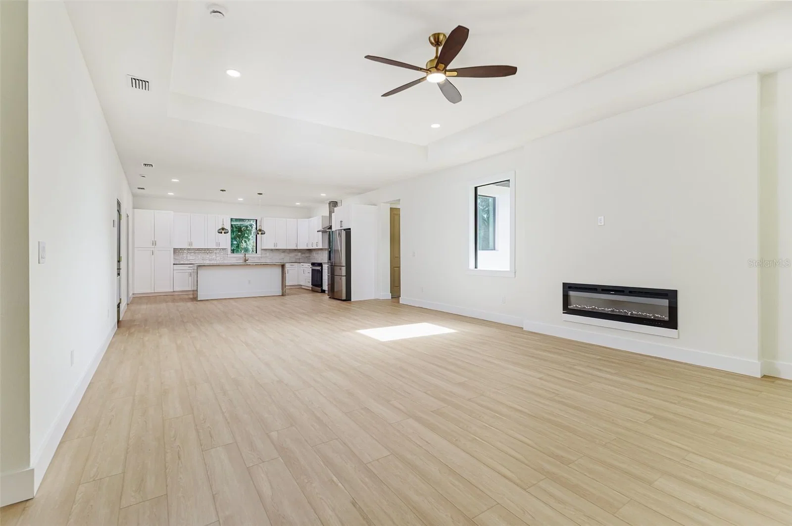 Photo 5 of 7901 GREENWOOD Avenue