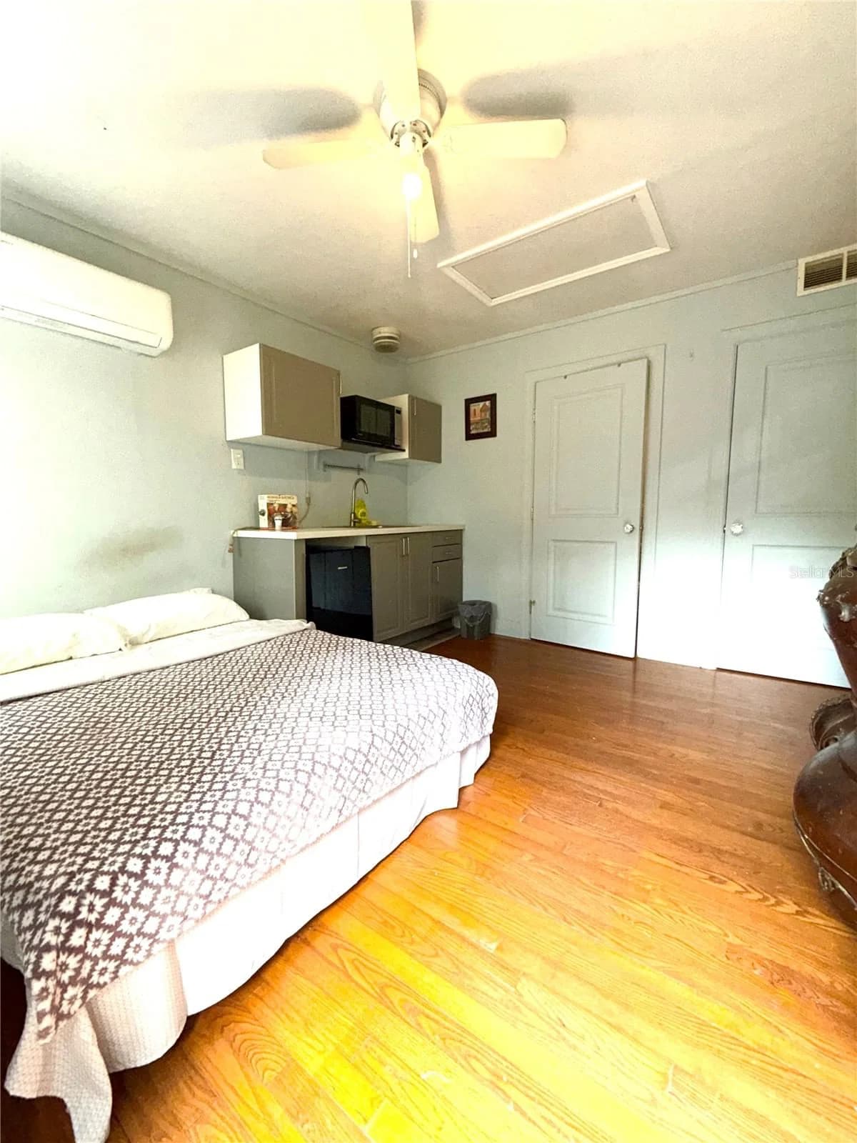 Photo 4 of 407 SHINE Avenue