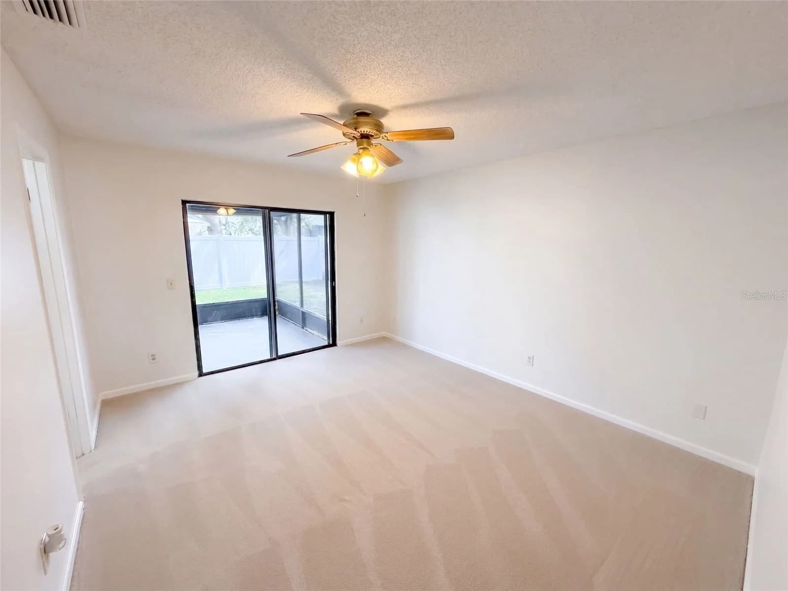 Photo 4 of 10033 CREEKWATER Boulevard
