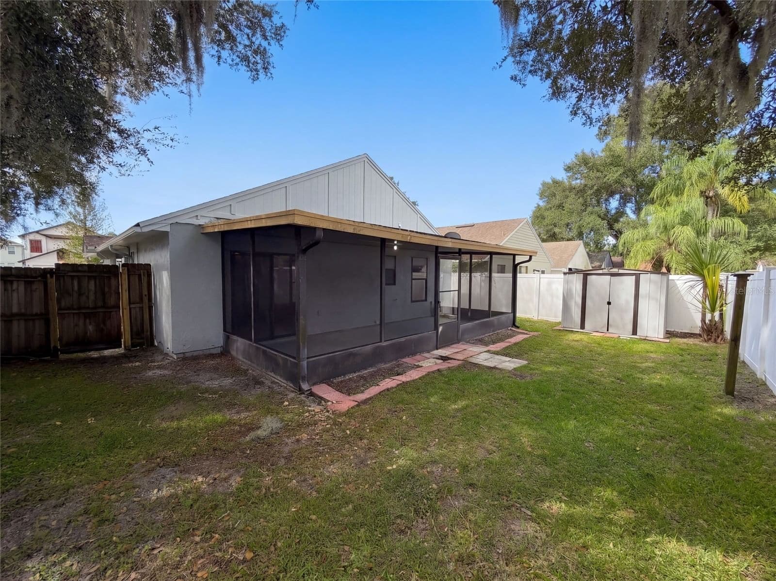 Photo 5 of 10033 CREEKWATER Boulevard