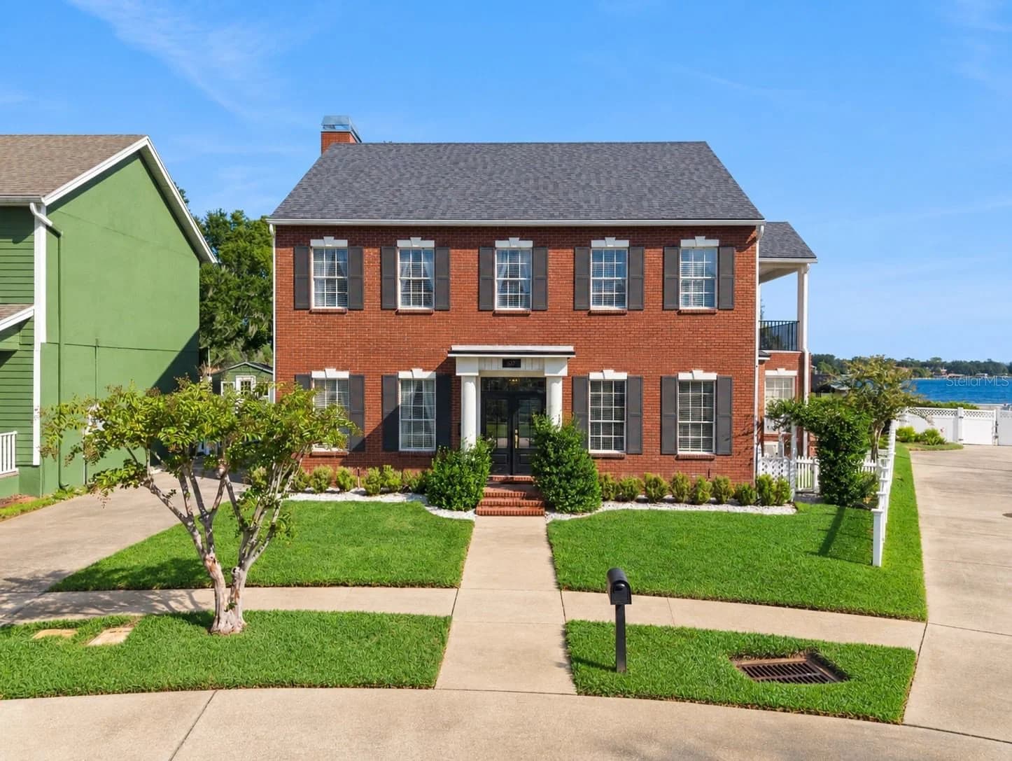 637 LAKE HARBOR Circle