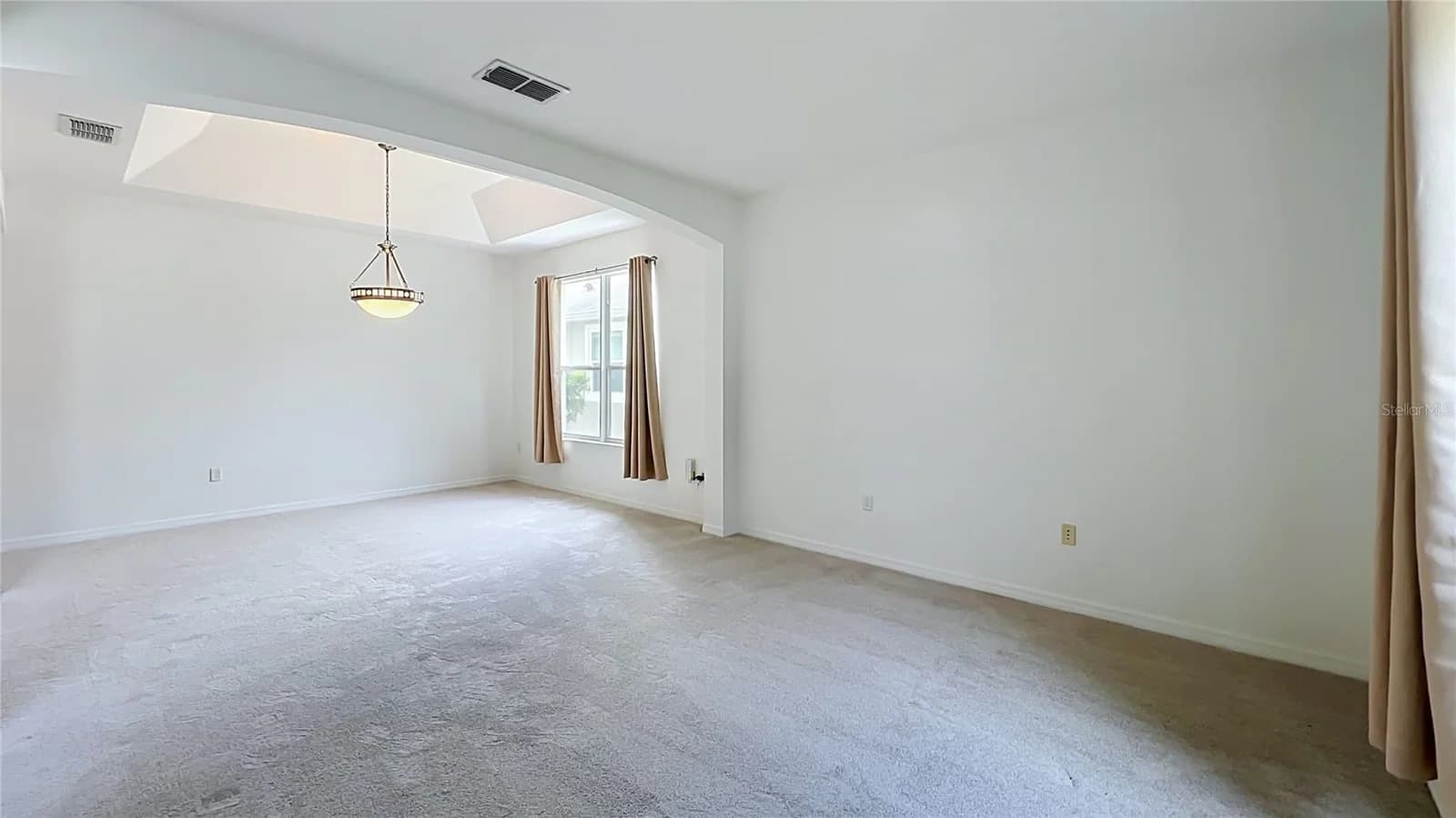Photo 5 of 6930 REMINGTON VIEW Court