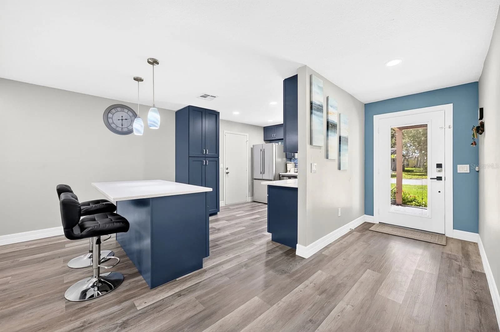 Photo 4 of 10113 ALLENBY Court