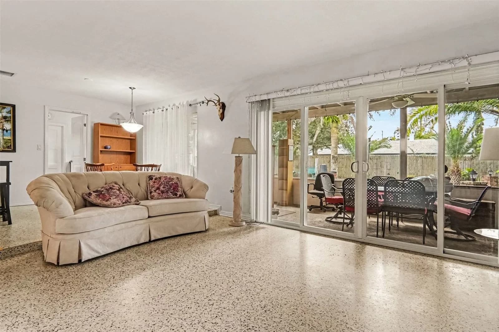 Photo 5 of 2818 AMBERGATE Road