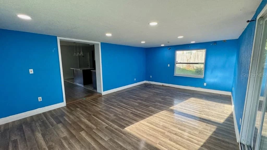 Photo 4 of 6529 ALADDIN Drive