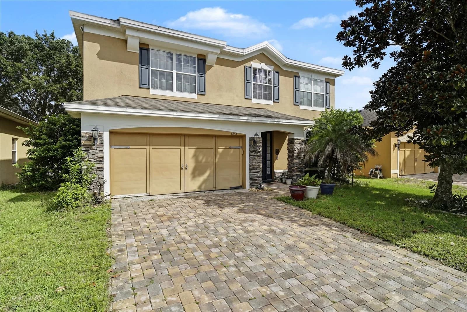 3843 RYEGRASS Street