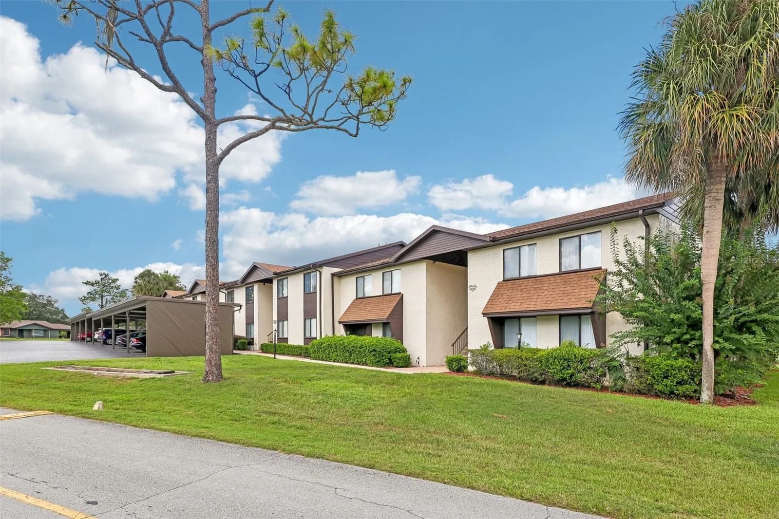 548 FAIRWAYS Drive #B