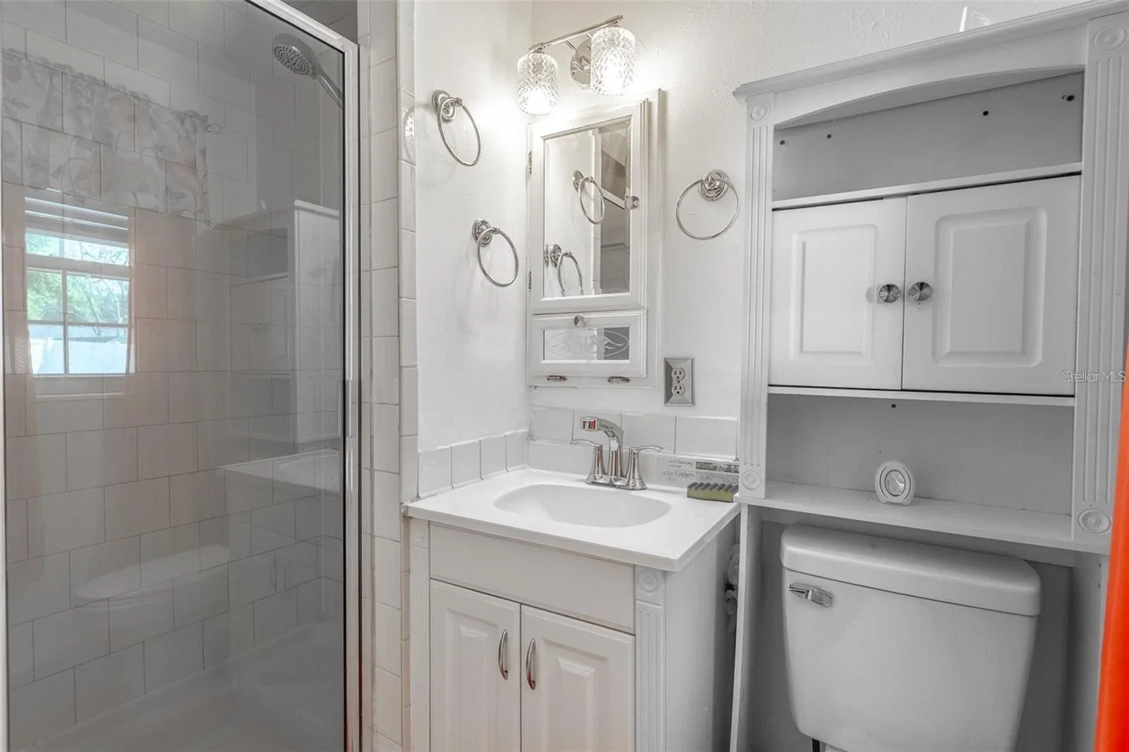 Photo 4 of 3226 KELVINGTON Drive