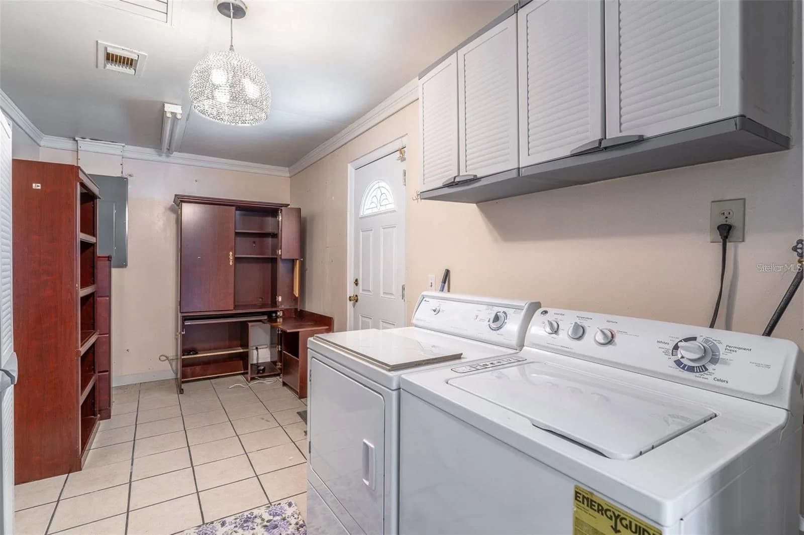Photo 5 of 3226 KELVINGTON Drive
