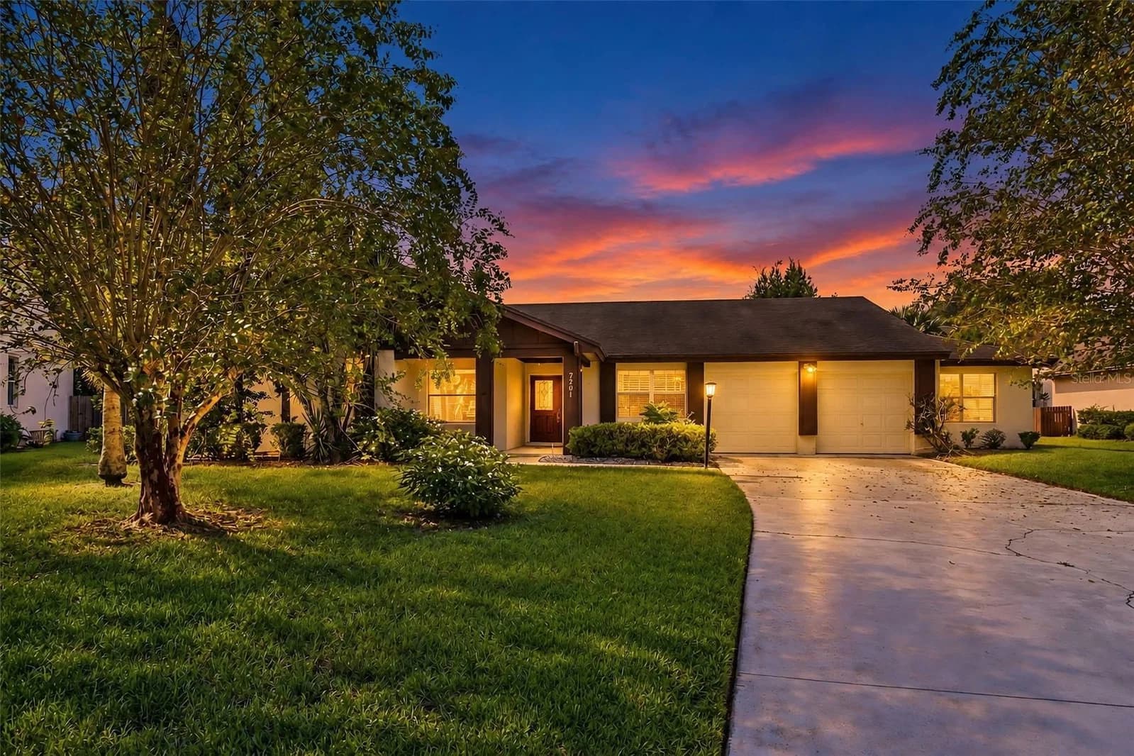 7201 MOSS LEAF Lane
