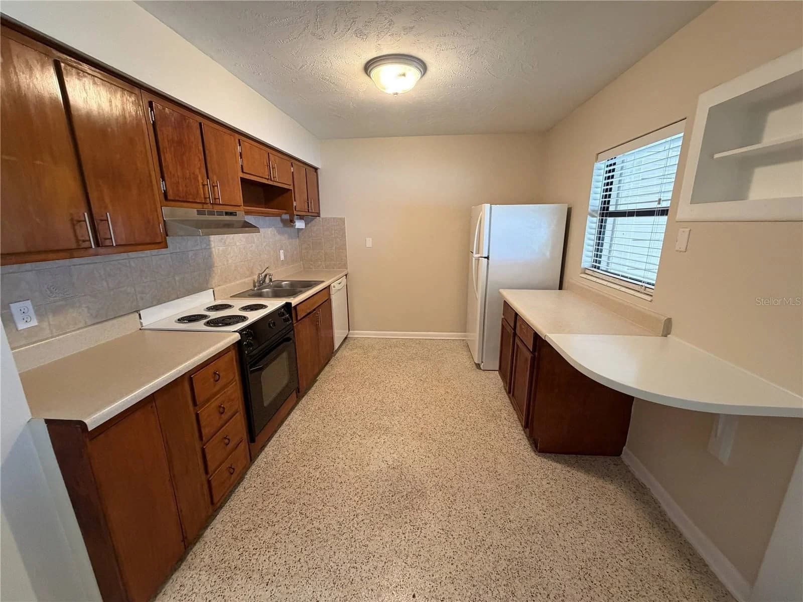 Photo 5 of 1313 OREGON Street #A