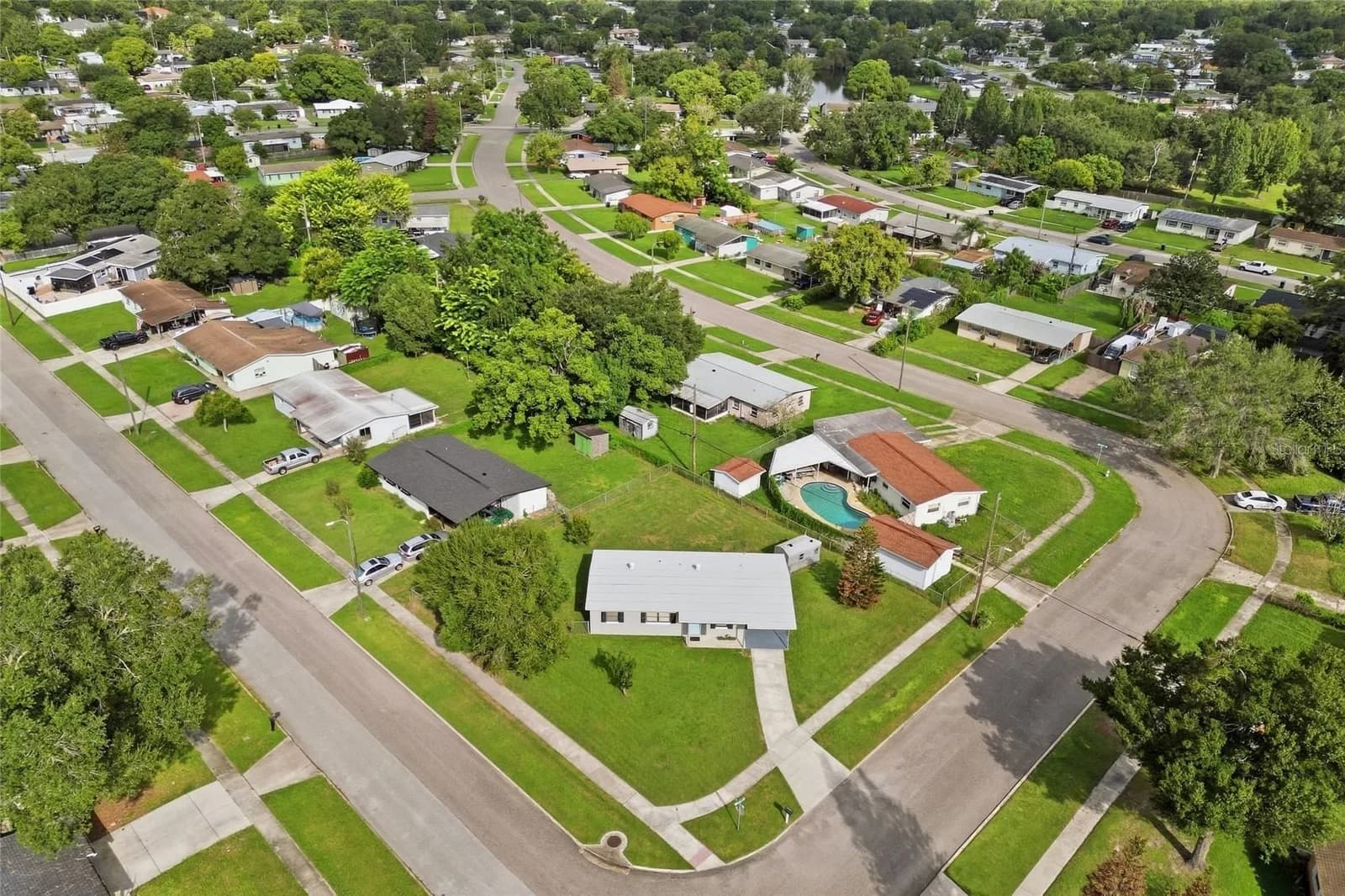 Photo 4 of 5941 SWOFFIELD Drive
