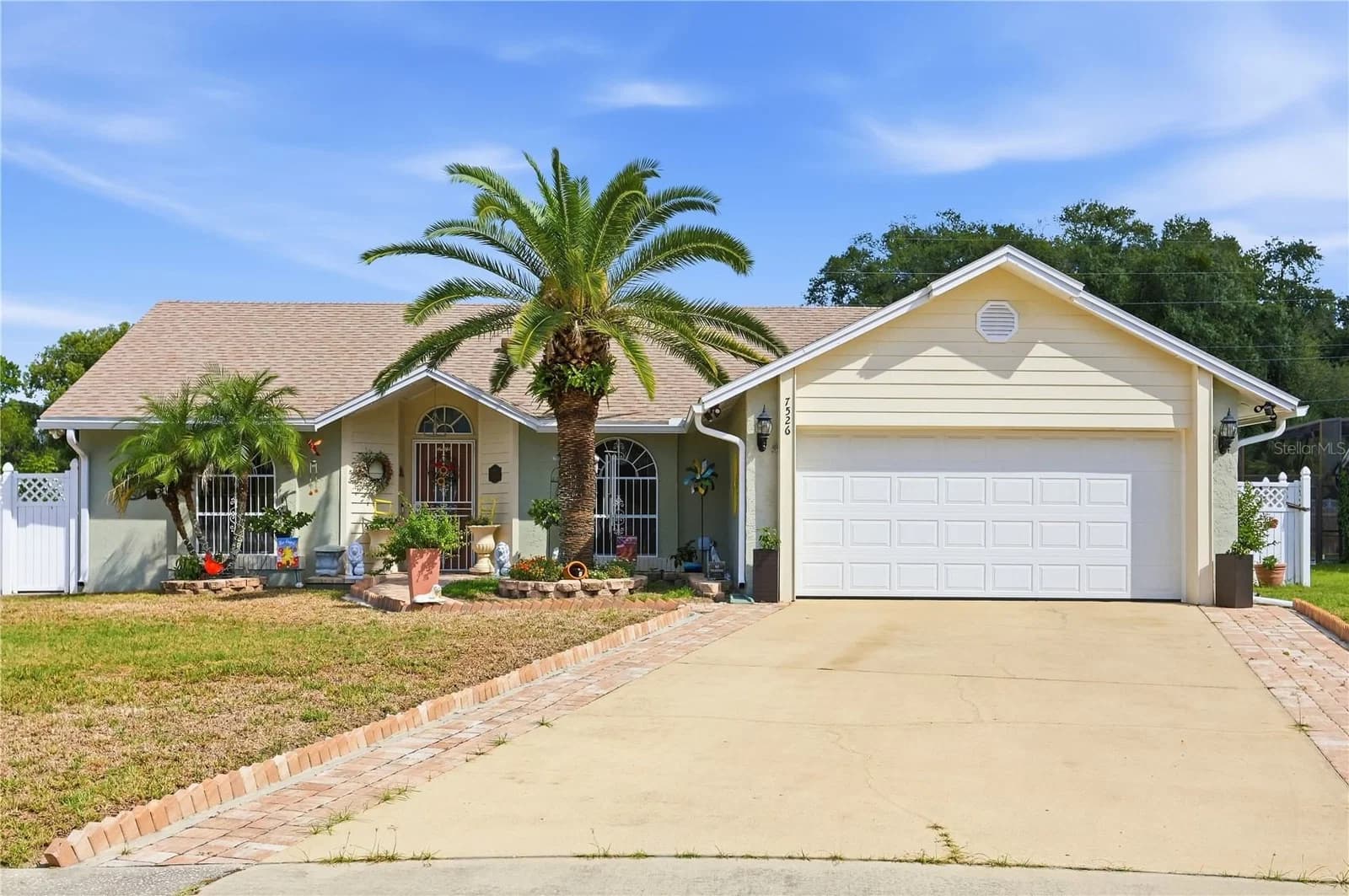 7526 COVEDALE Drive