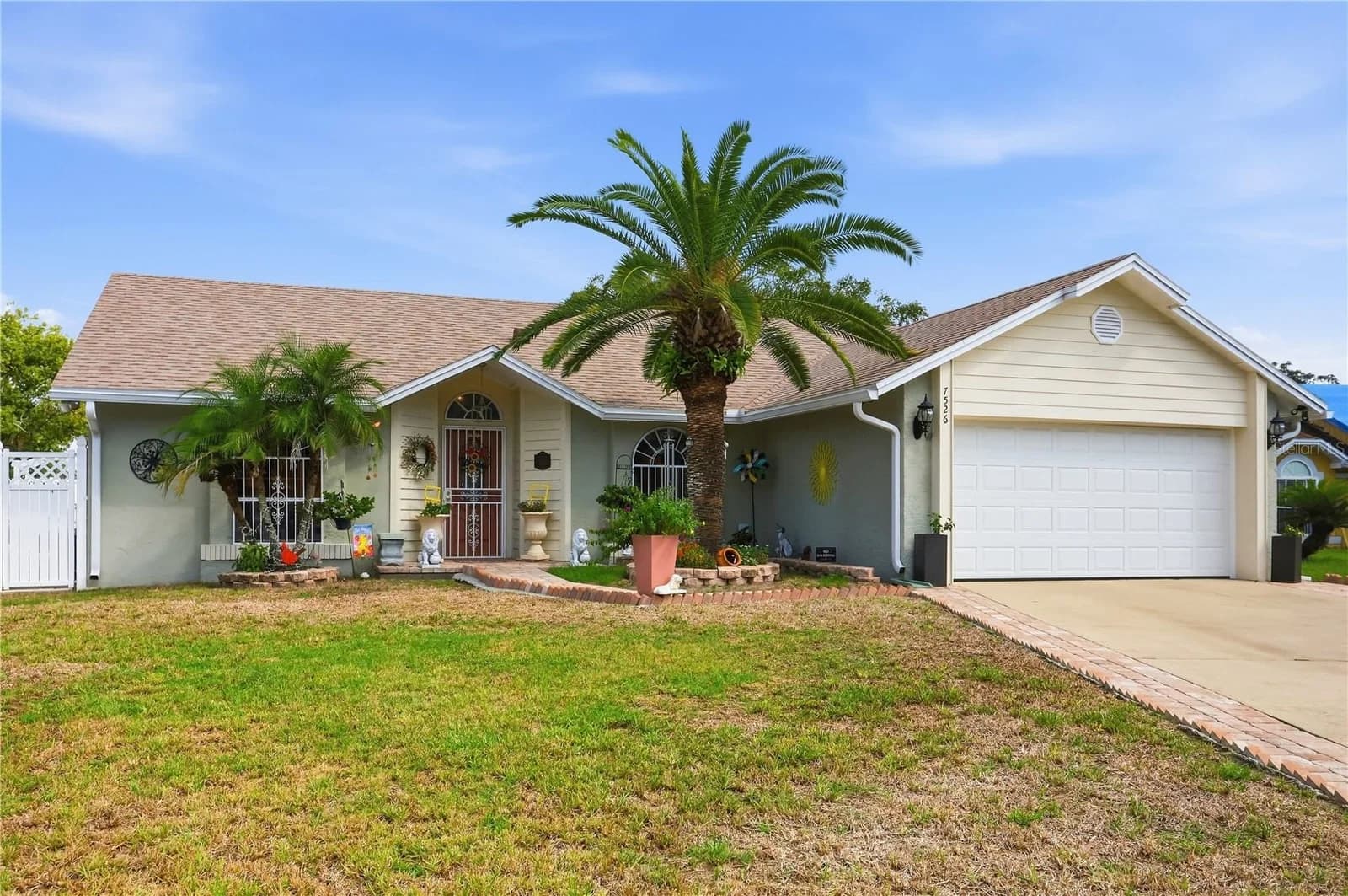7526 COVEDALE Drive