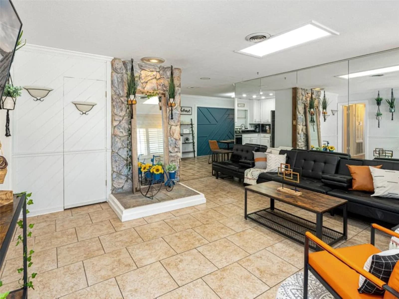 Photo 4 of 4326 BLONIGEN Avenue