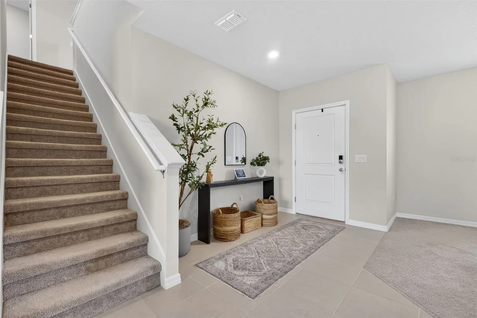 Photo 4 of 1117 MICHELANGELO Lane
