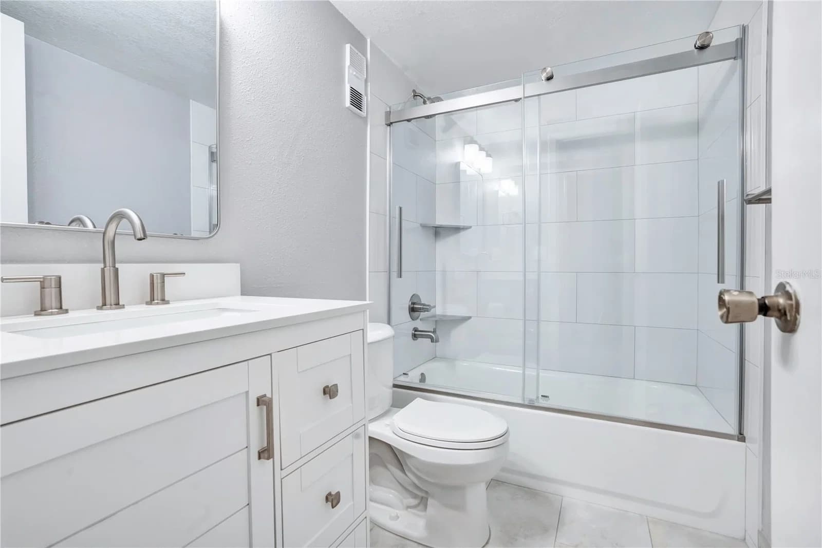 Photo 4 of 3278 SEMORAN Boulevard #12