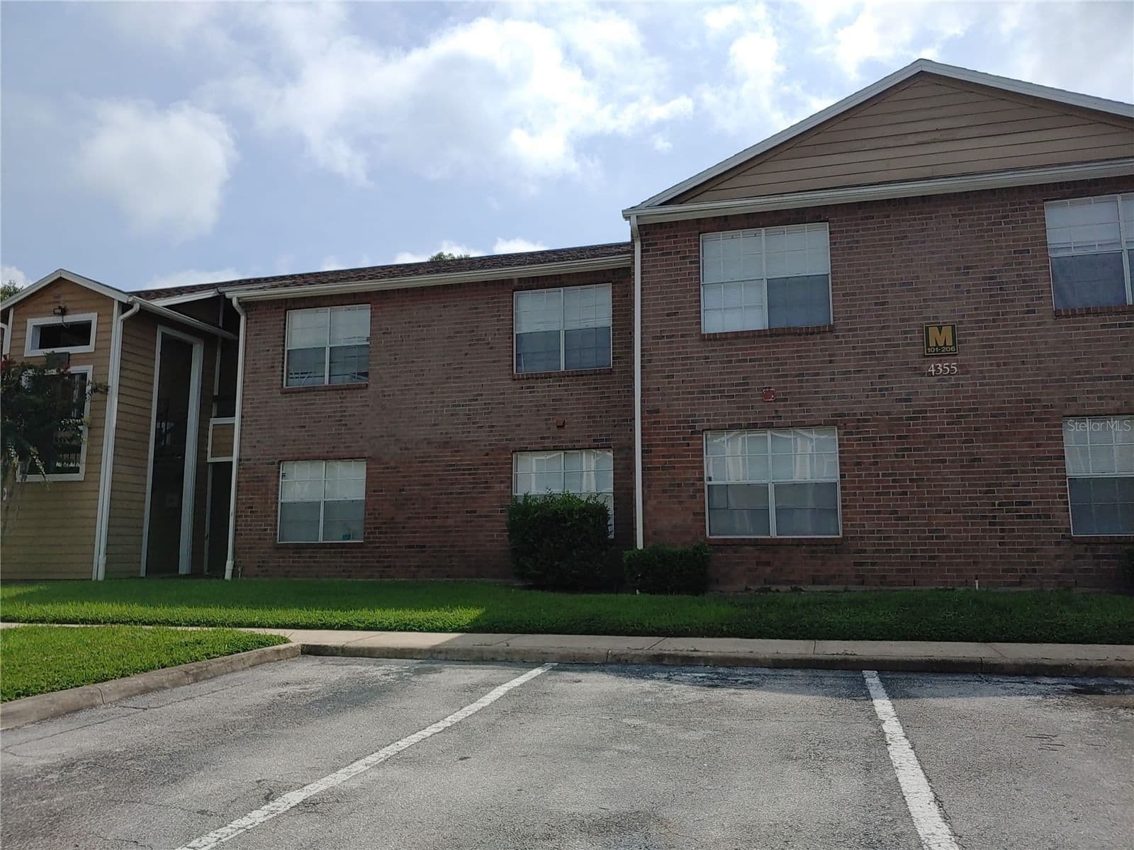 4400 THORNBRIAR Lane #A207