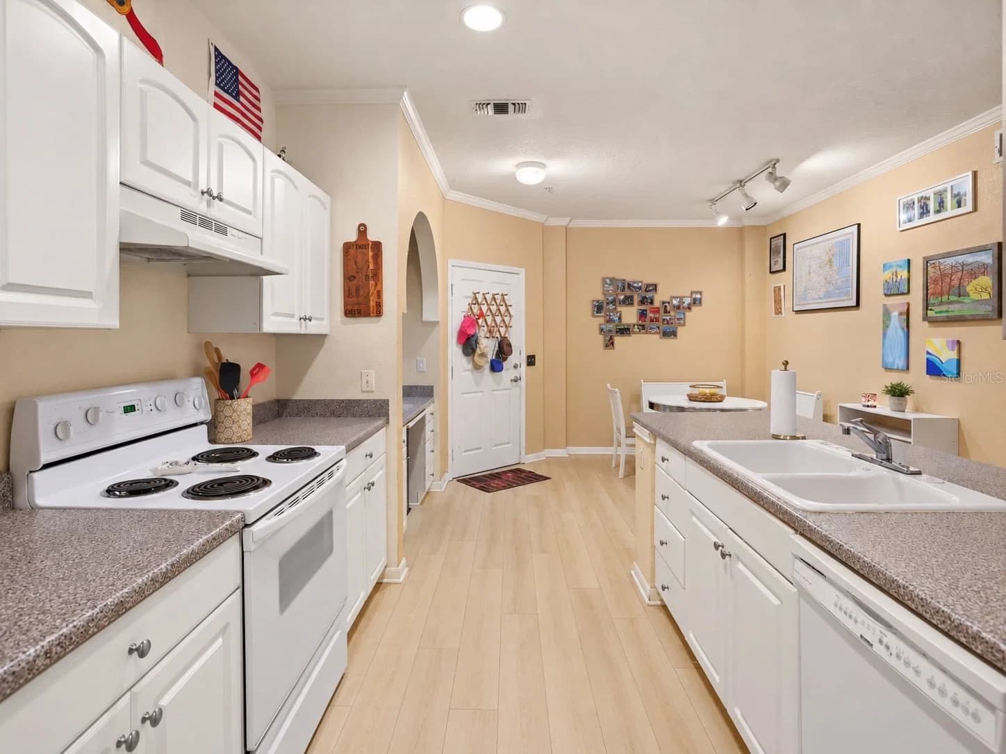 Photo 4 of 860 ORANGE Avenue #323
