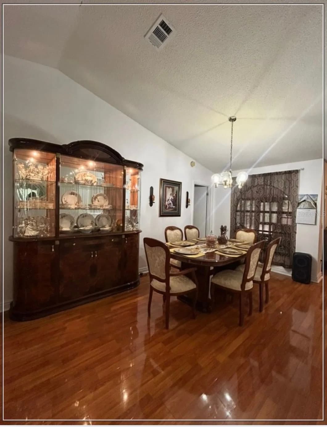 Photo 4 of 10103 CHESHAM Drive