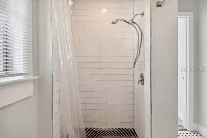 Photo 5 of 1501 WOODWARD Street