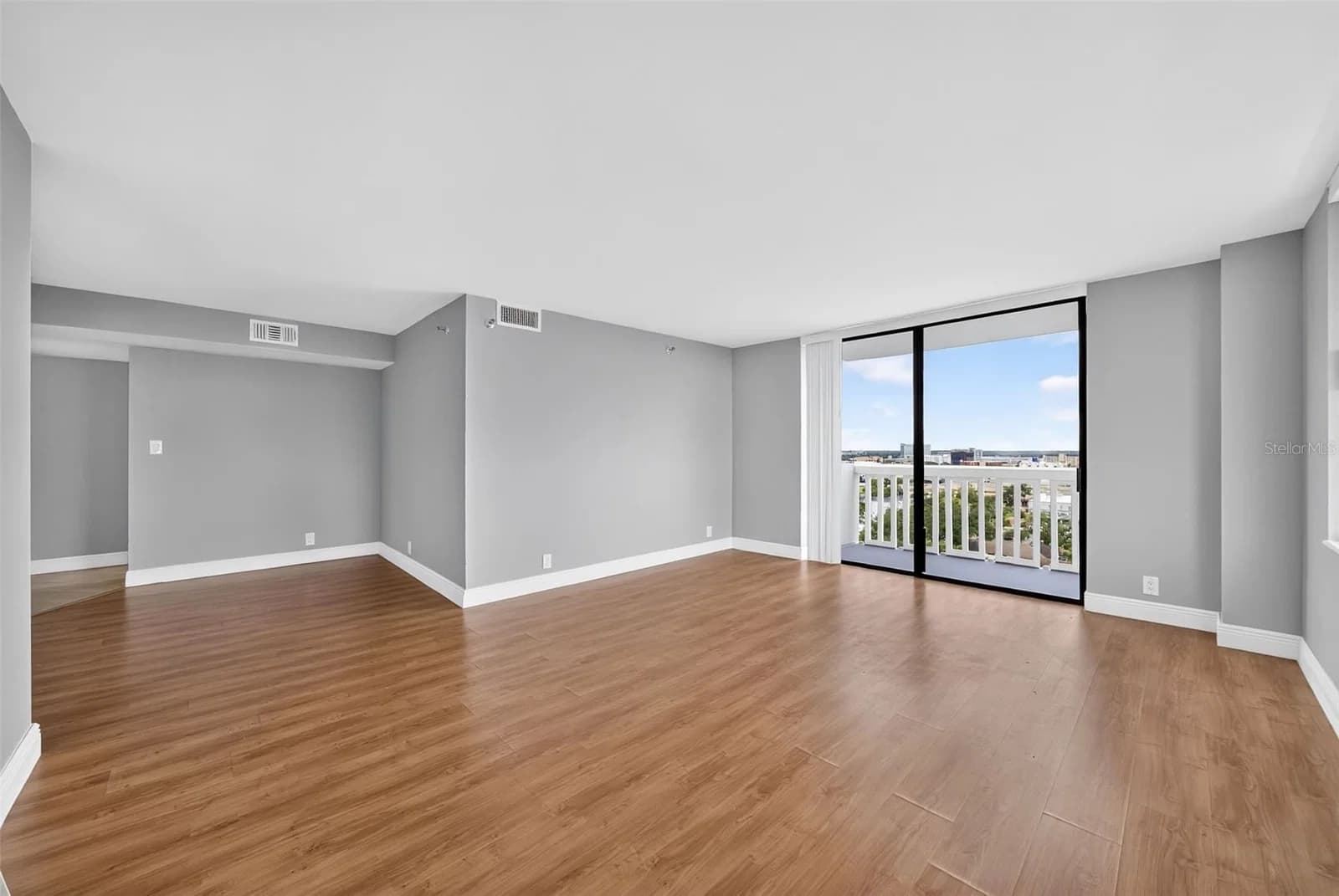 400 COLONIAL Drive #1604