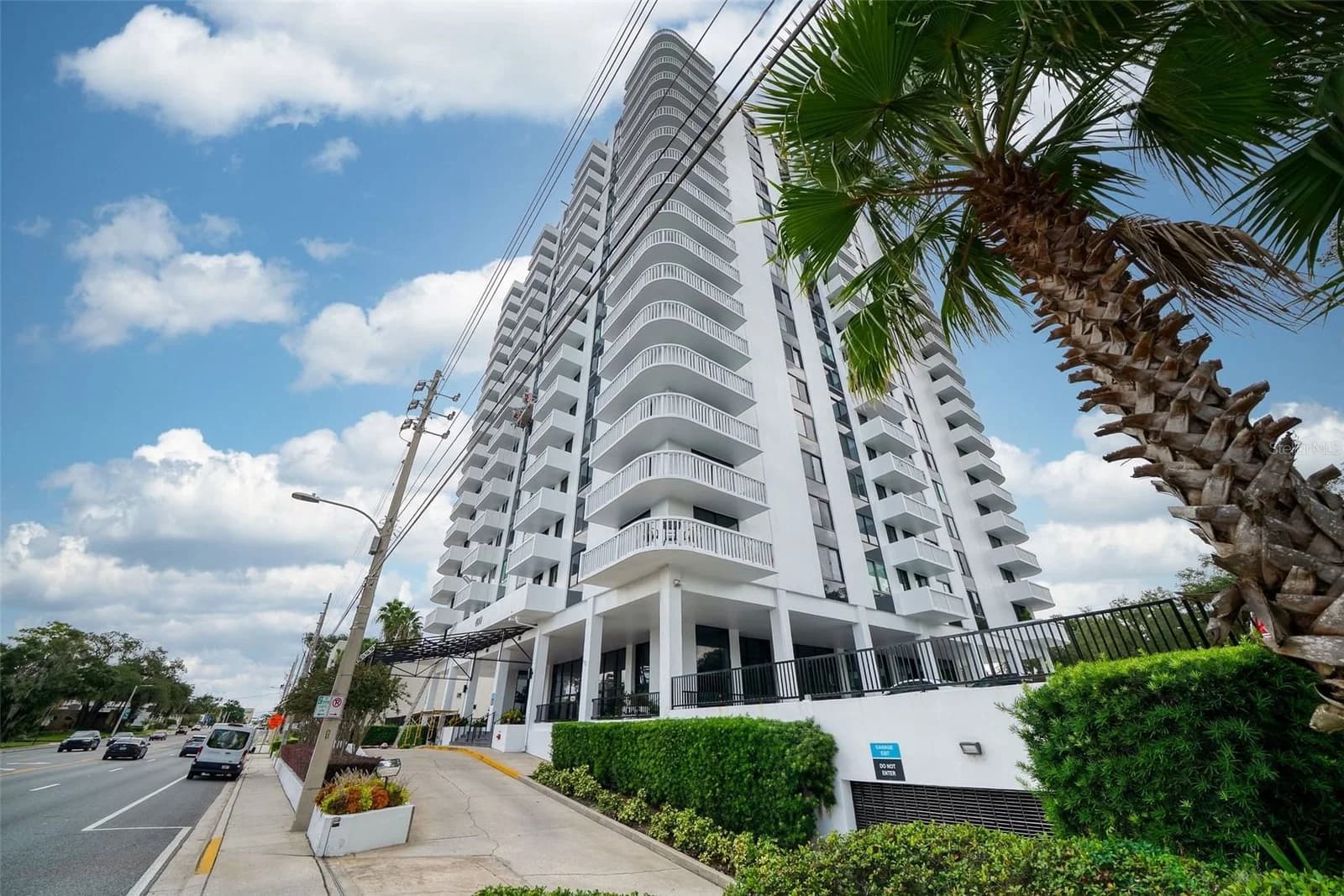 400 COLONIAL Drive #1604