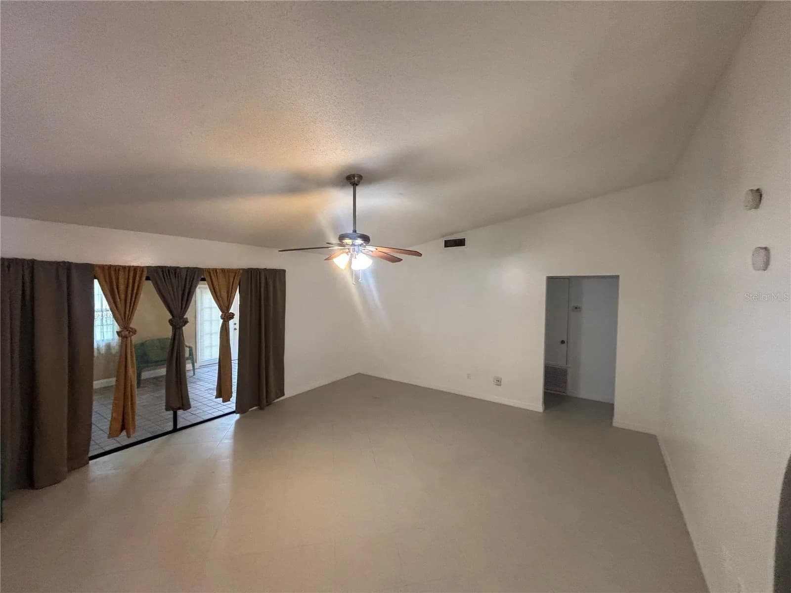 Photo 5 of 7667 HAVENFORD Court
