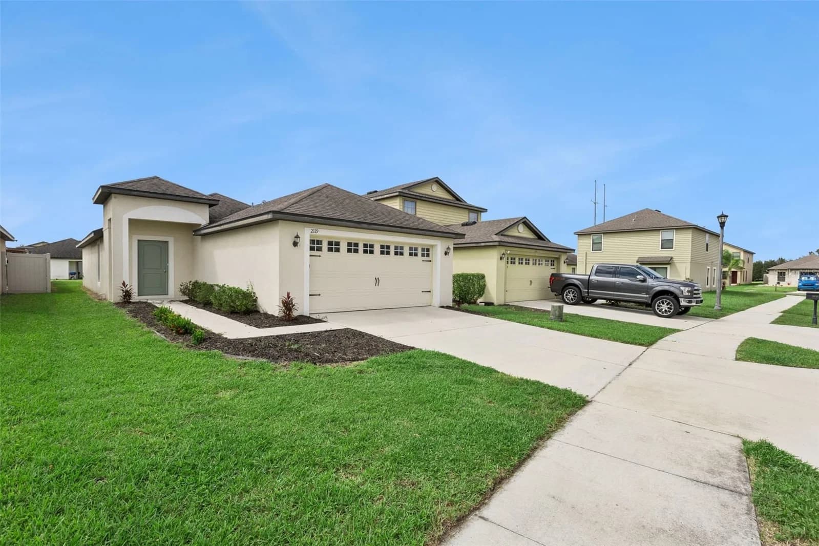 Photo 4 of 2119 PEYTO Way