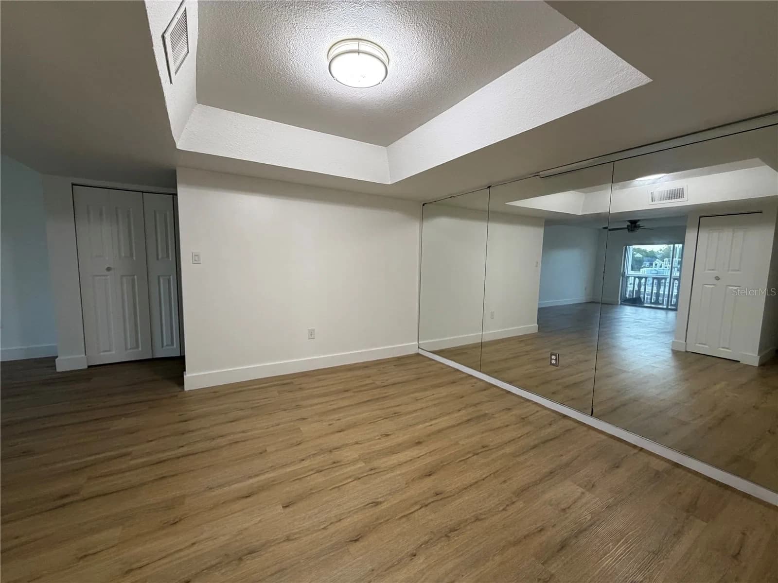 2225 HOLDEN Avenue #210