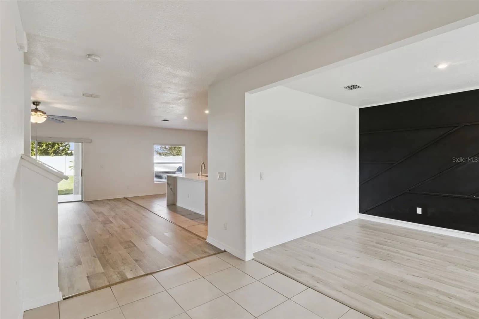 Photo 4 of 4108 DEERMOSS Drive