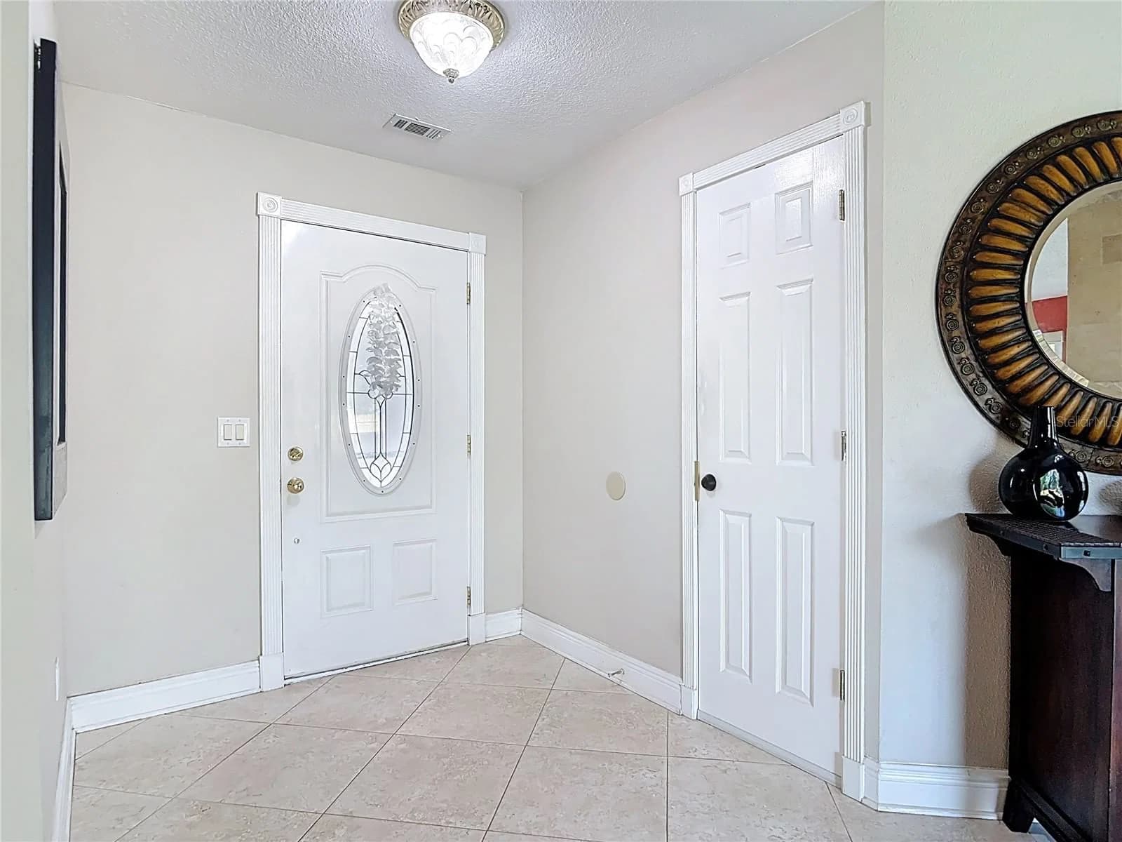 Photo 5 of 1051 ALAMEDA Drive