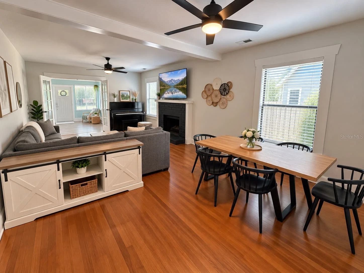 Photo 5 of 712 BAFFIE Avenue