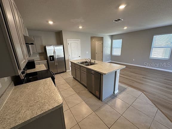 Photo 4 of 1448 BERRY Lane