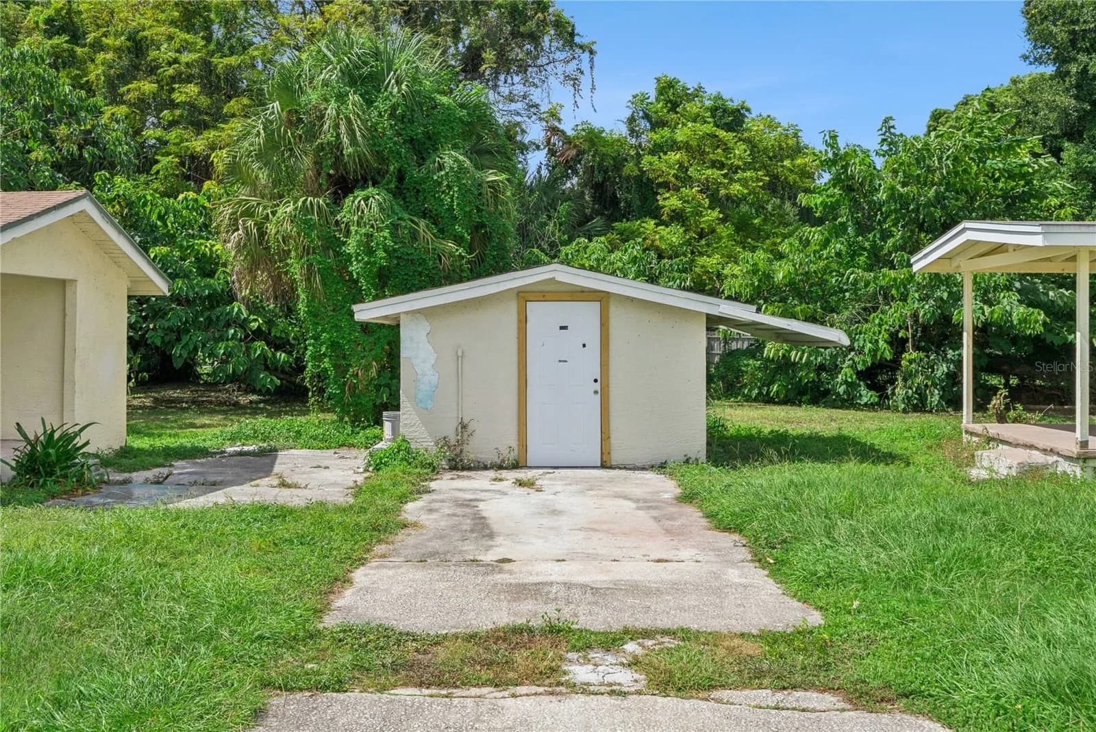 Photo 4 of 2112 LEE Street