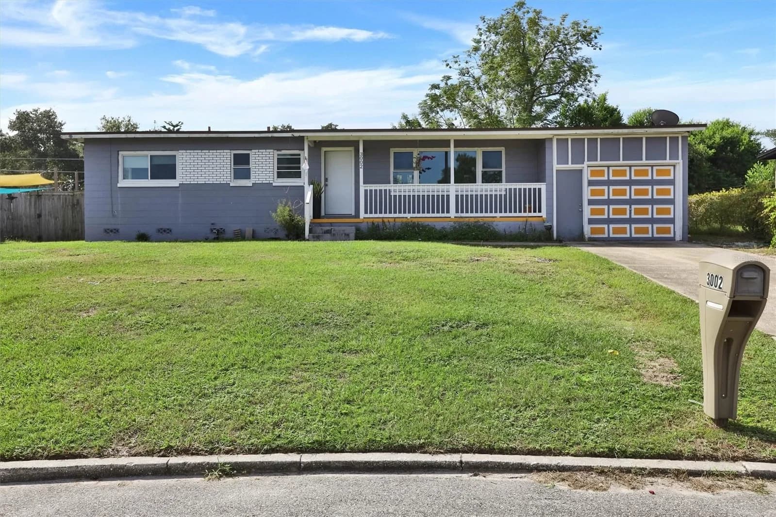 3002 DRAKE Drive