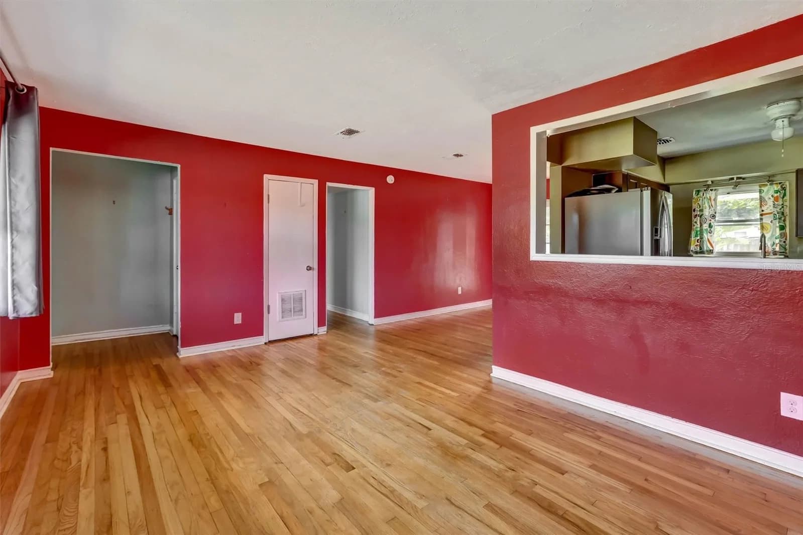 Photo 4 of 3002 DRAKE Drive