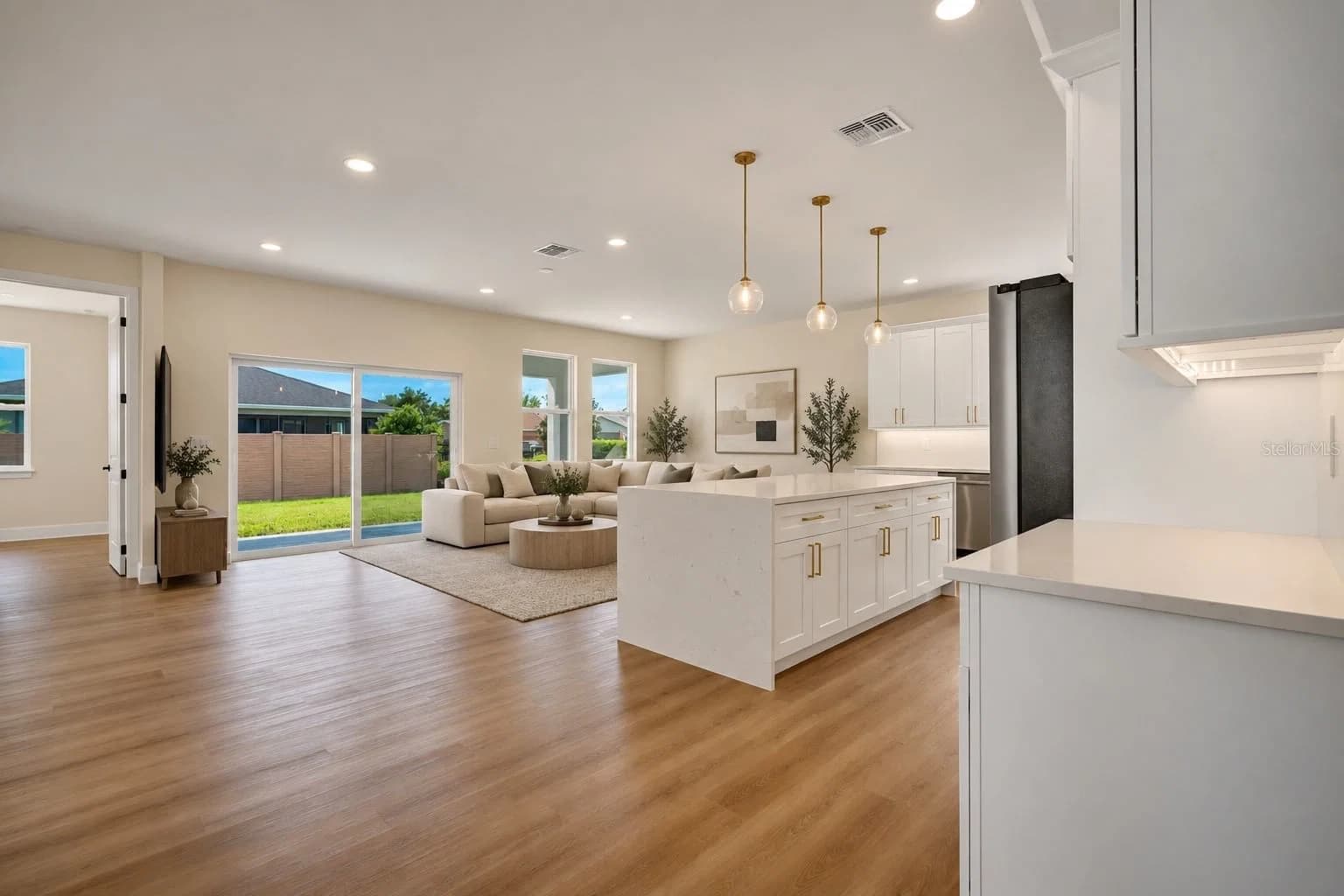 Photo 4 of 5660 39TH Lane