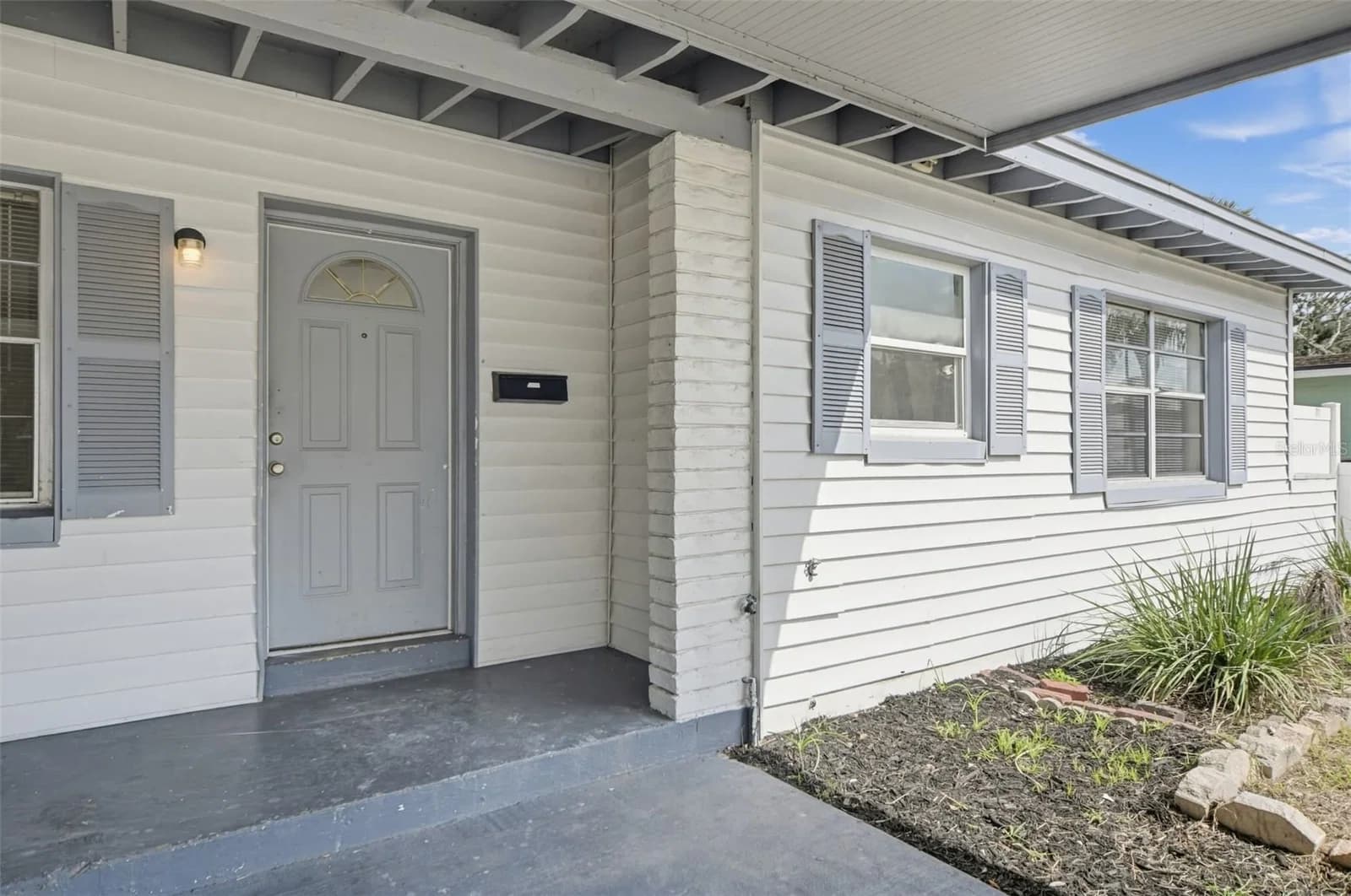 1225 SAINT JAMES Road