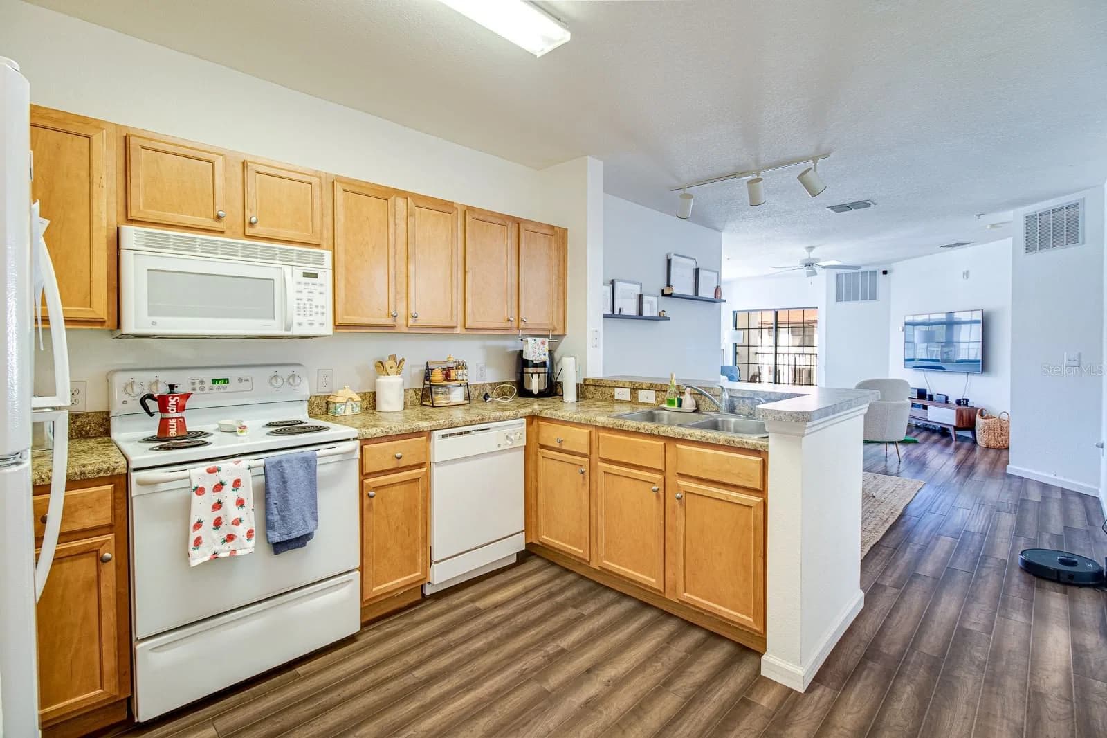 5550 MICHIGAN Street #2306