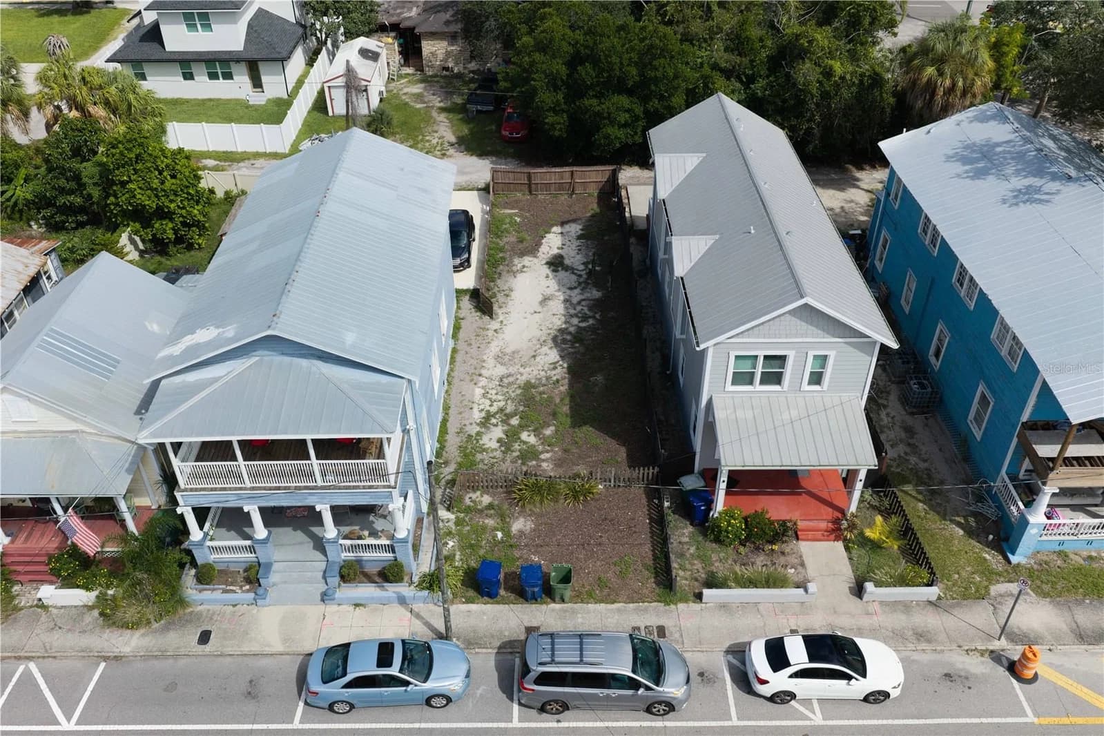 1912 COLUMBUS Drive
